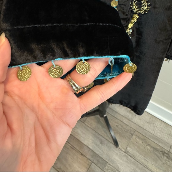 Soft Surroundings Black Crushed Velvet Embroidered Tunic Top - Large - Picture 3 of 9